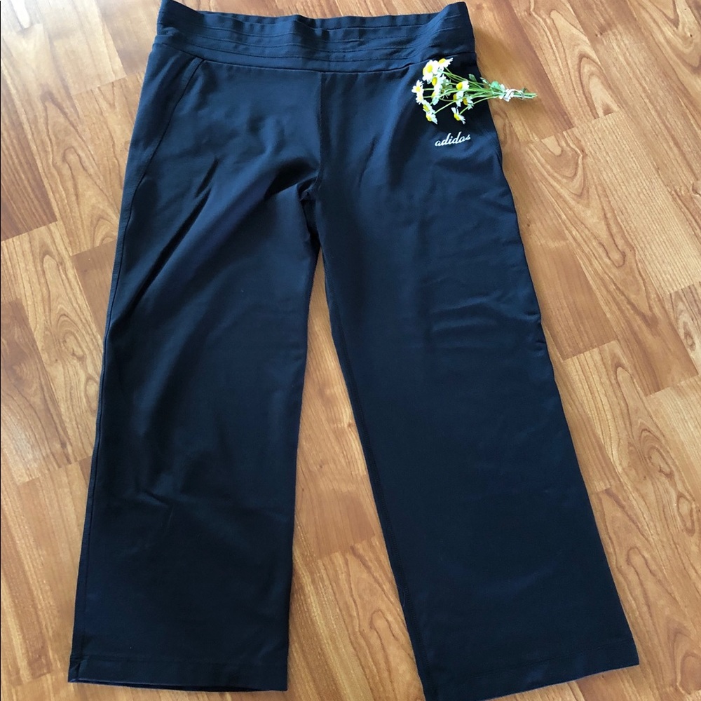 Adidas xl yoga Capri pants. Lycra, spandex